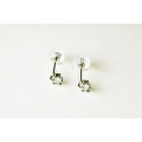 プラチナ　定番の一粒ダイアモンド　1diamond pierce PT900