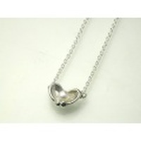 ローブ・ペンダント