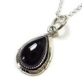 大人仕様でシニア世代にもお勧めのアクセサリー！シルバー925　ビッグオニキス！ティアドロップ シルバーペンダント／ネックレス