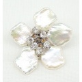 淡水パール フラワー モチーフ ブローチ