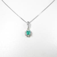 PT エメラルドネックレス