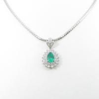 PT エメラルドネックレス