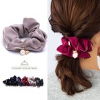 シュシュ エレガント サテン ヘアアクセサリー パール ビジュー 上品 シュシュ エレガント ヘアアクセ ヘアゴム エレガント 大人可愛い ヘアアレンジ シンプル ヘアゴム