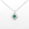 PT エメラルドネックレス