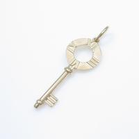 ティファニー アトラス キー ペンダント