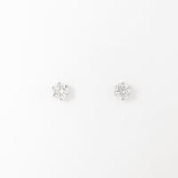 PT ソリティア ダイヤモンドピアス