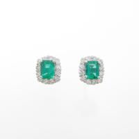 PT エメラルドピアス