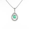 PT エメラルドネックレス