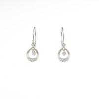 ヴァンドーム スウィング ドロップ ピアス