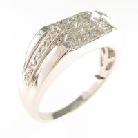 K18WG ダイヤモンドリング