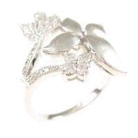 750WG フラワー ダイヤモンドリング