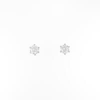 PT ソリティア ダイヤモンドピアス