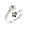K18WG フラワー ダイヤモンド リング 0.12CT