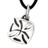 CRAZY PIG DESIGNS(クレイジーピッグ)　3Dマルテスクロスペンダント 3D Maltese cross　#765