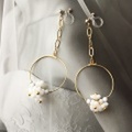 [即納] ピアスみたいに見えるイヤリング ホワイトフラワーフープイヤリング