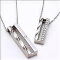 【送料無料】K10ホワイトゴールドダイヤモンドペアネックレス（LADY）