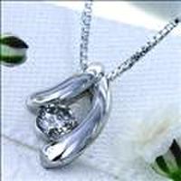 【送料無料】K18ホワイトゴールドダイヤモンドネックレス[0.10ct]