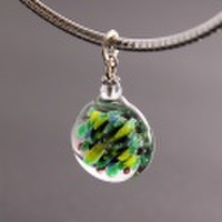 とんぼ玉「カプセル」／春木弘