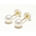アコヤ真珠ベビーピアス（5.0〜4.5ミリ／K18）