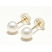 アコヤ真珠ベビーピアス（5.0〜4.5ミリ／K18）