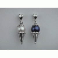 ソフトクリームモチーフピンブローチorピアス片耳