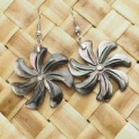 ハワイアンアクセサリー シェルピアスとイヤリング ティアレブラック