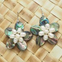 ハワイアンアクセサリー シェルピアスとイヤリング プルメリア淡水パールアバロン