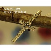 大人仕様でシニア世代にもお勧めのアクセサリー！シルバー925 アンティーク風オニキスクロスペンダント ／ネックレス50cm