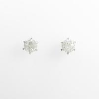 PT ソリティア ダイヤモンドピアス