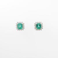 PT エメラルドピアス