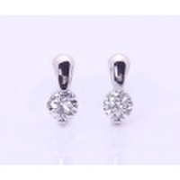 Pt900＆チタン　ダイヤモンド　ピックアップ ピアス(0,18ct/0,18ct)