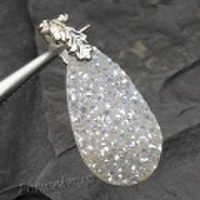 キラキラ可憐。ドゥルージーアゲートのプチペンダント