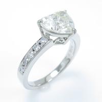 プラチナダイヤモンドリング 2．026ct・M・SI2・ハートシェイプ5％引き