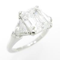 グラフ ダイヤモンドリング 2．51ct・G・VS2・エメラルドカット