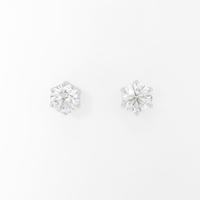 PT ソリティア ダイヤモンドピアス
