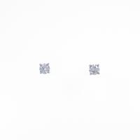 PT ソリティア ダイヤモンドピアス