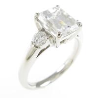 プラチナダイヤモンドリング 2．02ct・E・VS1・エメラルドカット