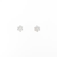PT ソリティア ダイヤモンドピアス