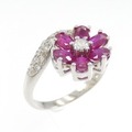 K18WG フラワー ルビー リング 1.50CT