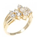 K18YG ホワイトサファイヤ リング 1.00CT