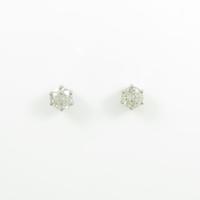 PT ソリティア ダイヤモンドピアス