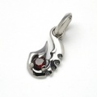 BWL(ビルウォールレザー) C335 Fish Hook Charm w/Garnet　フィッシュフックチャームw/ガーネットストーン