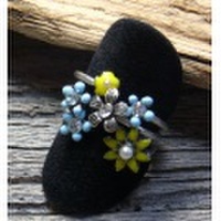 Eric et Lydie　淡いブルーと黄色いお花の3連ハンドメイドフリーリング（フランス）