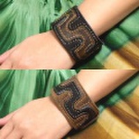 【メール便OK】レザーブレスレット（ジグザグ/全2色）