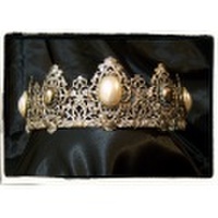 ゴシック　王冠　パールの豪華なティアラ！