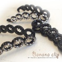 サークルラインのキラキラバナナクリップ 〜優しい留め心地でシッカリと留まる！サイズ違いのサークルがキラリ輝く♪