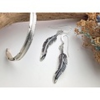 ナバホ　05-0023　ジョー・メイス作　イーグルフェザー・イアリング（2個セット）