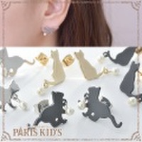 ピアス ねこ ネコ 猫 シルエット プレート パール メタル 可愛い ゴールド シルバー hrtrd