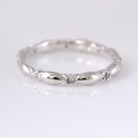 ピンキーリング　細めのデザイン　ダイヤモンド　ホワイトゴールド 小指指輪　y120058w