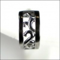 ブラックメッキ仕上のホワイトゴールドがシブい！　【メンズ・ジュエリー】　K14ホワイトゴールド メンズピアス　D3936